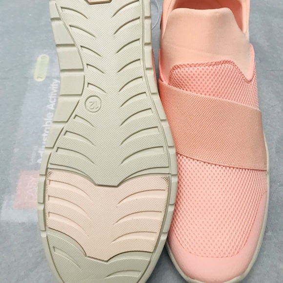 ALL IN MOTION WOMEN SLIP-ON SNEAKERS. STYLISH DESIGN FOR COMFORT. NEW, SIZE 12 - Picture 8 of 8